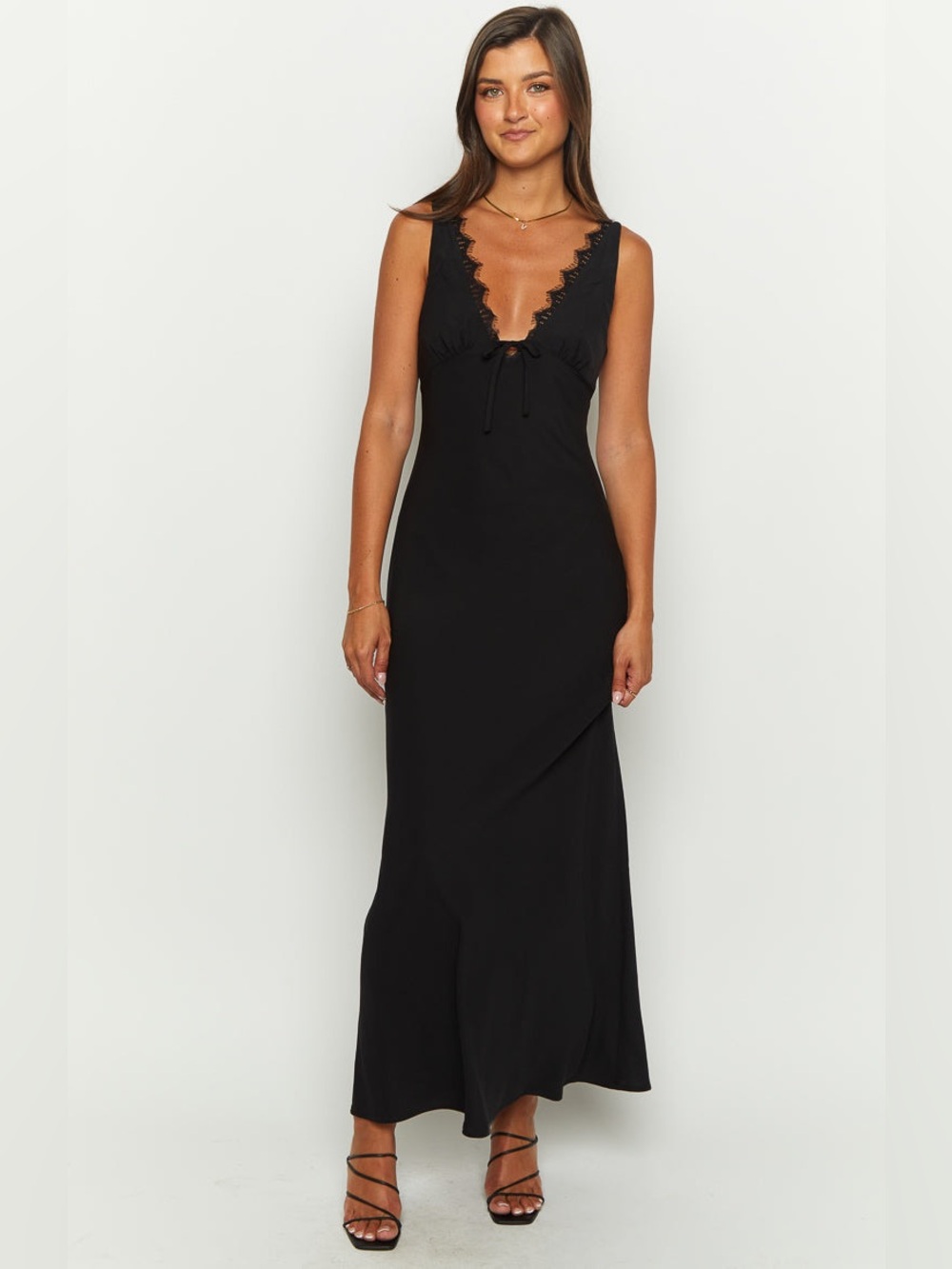 Beginning Boutique Stacy Black Maxi Dress Size
18 Like New